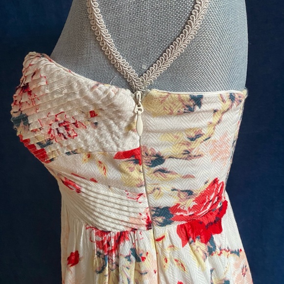 Gorgeous, floral dress in perfect condition. - Picture 3 of 6